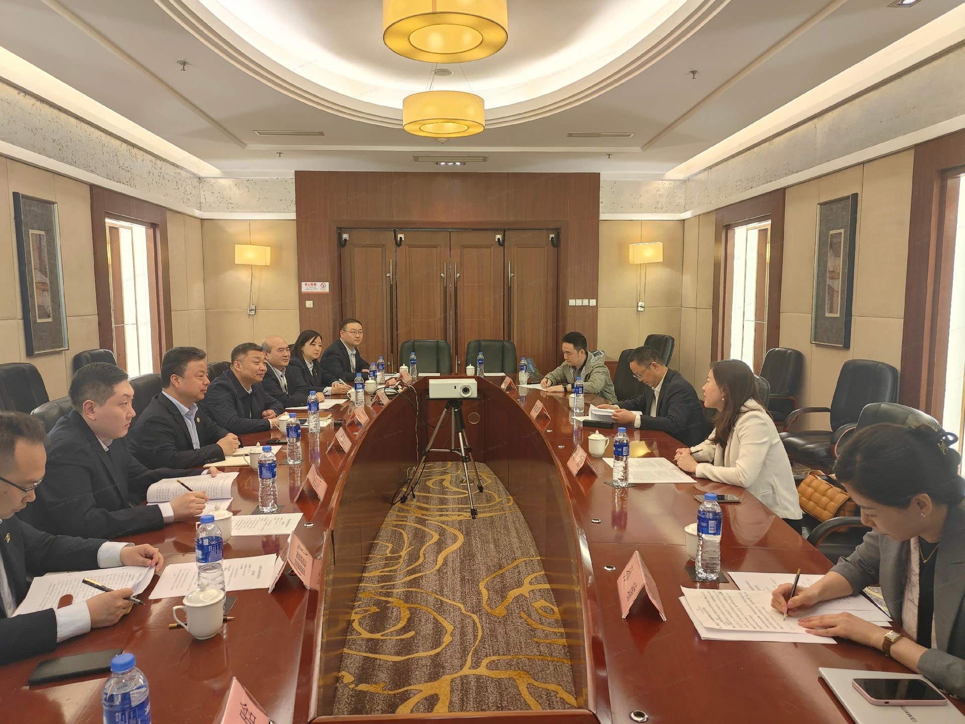 1680245954108149.jpg 航发座谈会.jpg